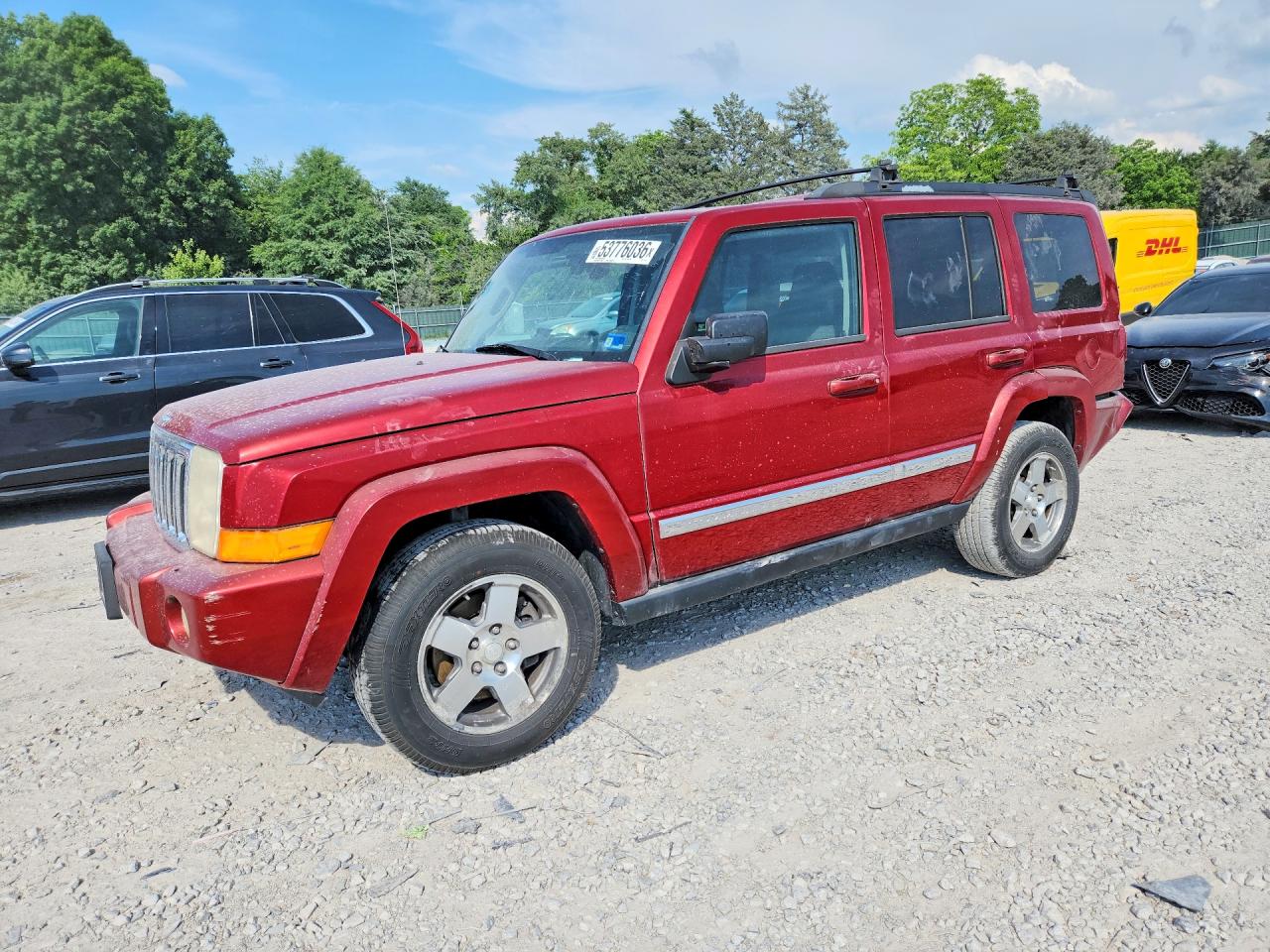 Salvage Jeep Commander Image