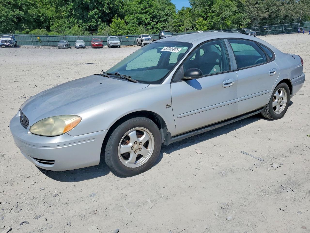 Salvage Ford Taurus Image