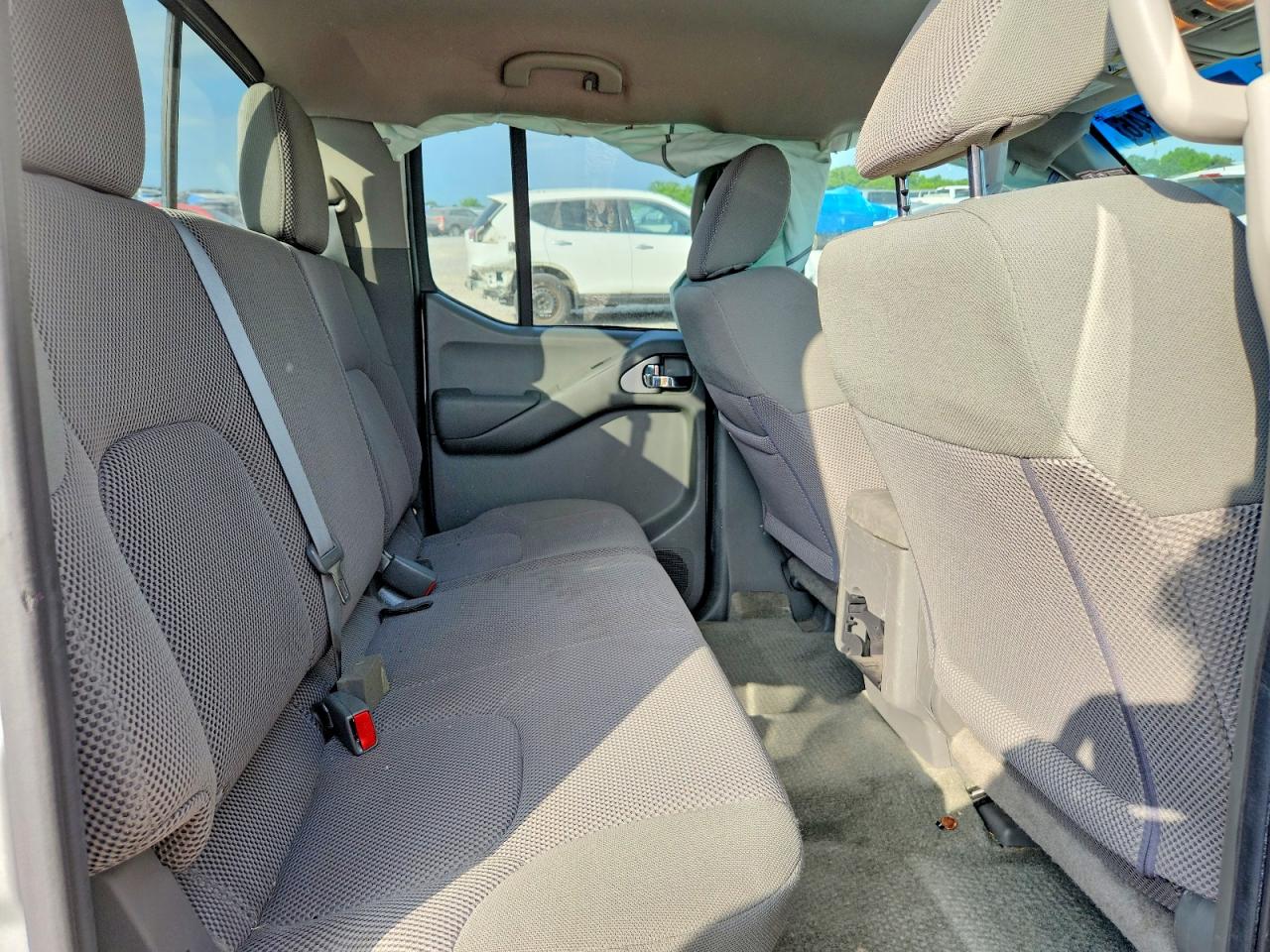 Nissan Frontier Sv
