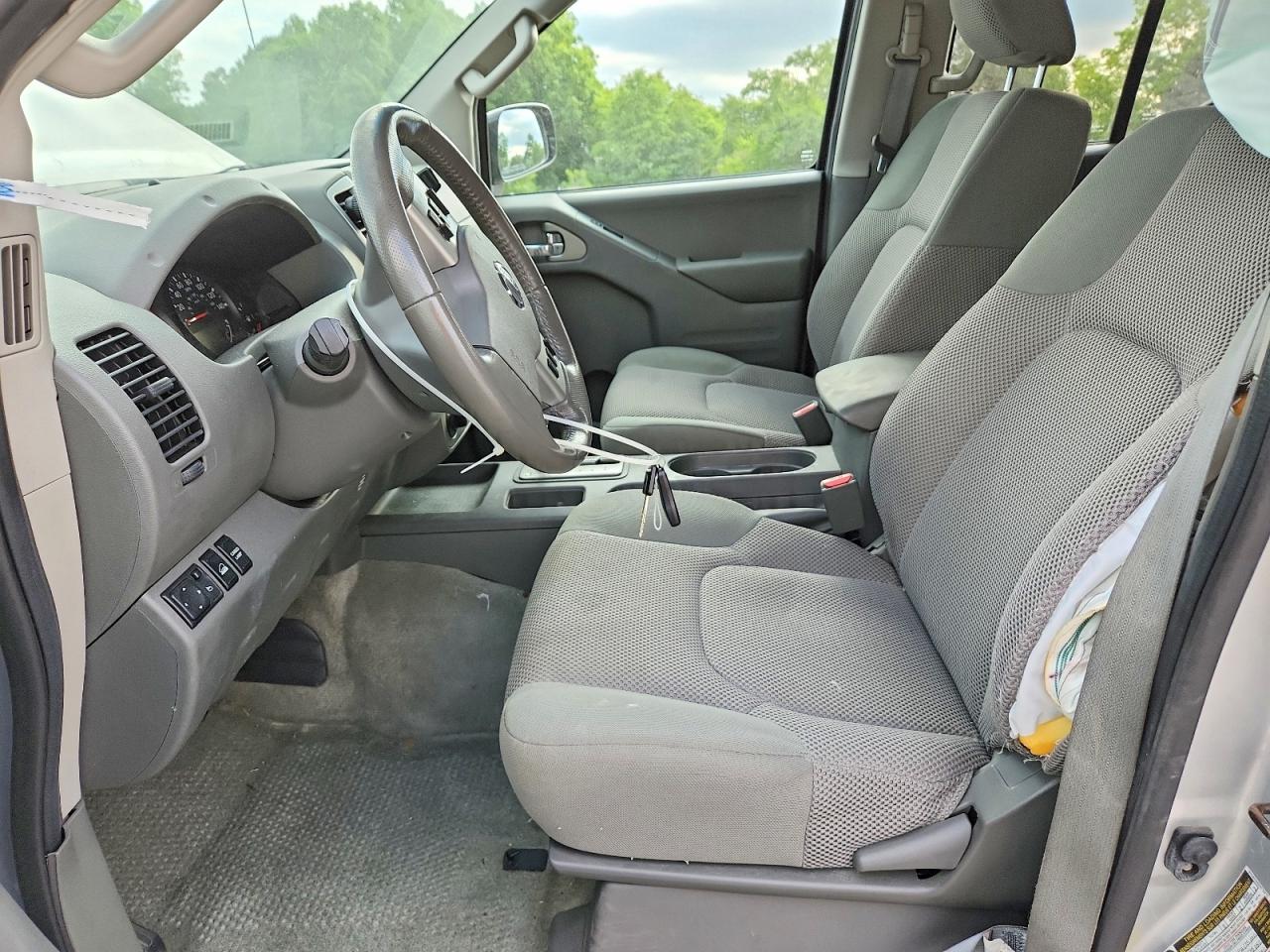 Nissan Frontier Sv