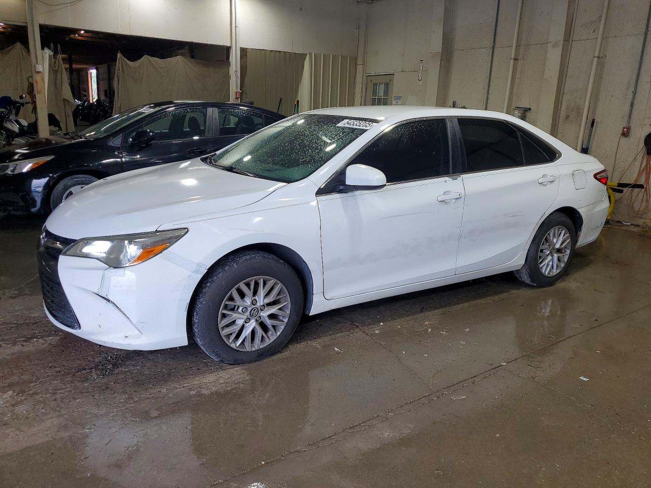 Salvage Toyota Camry Image