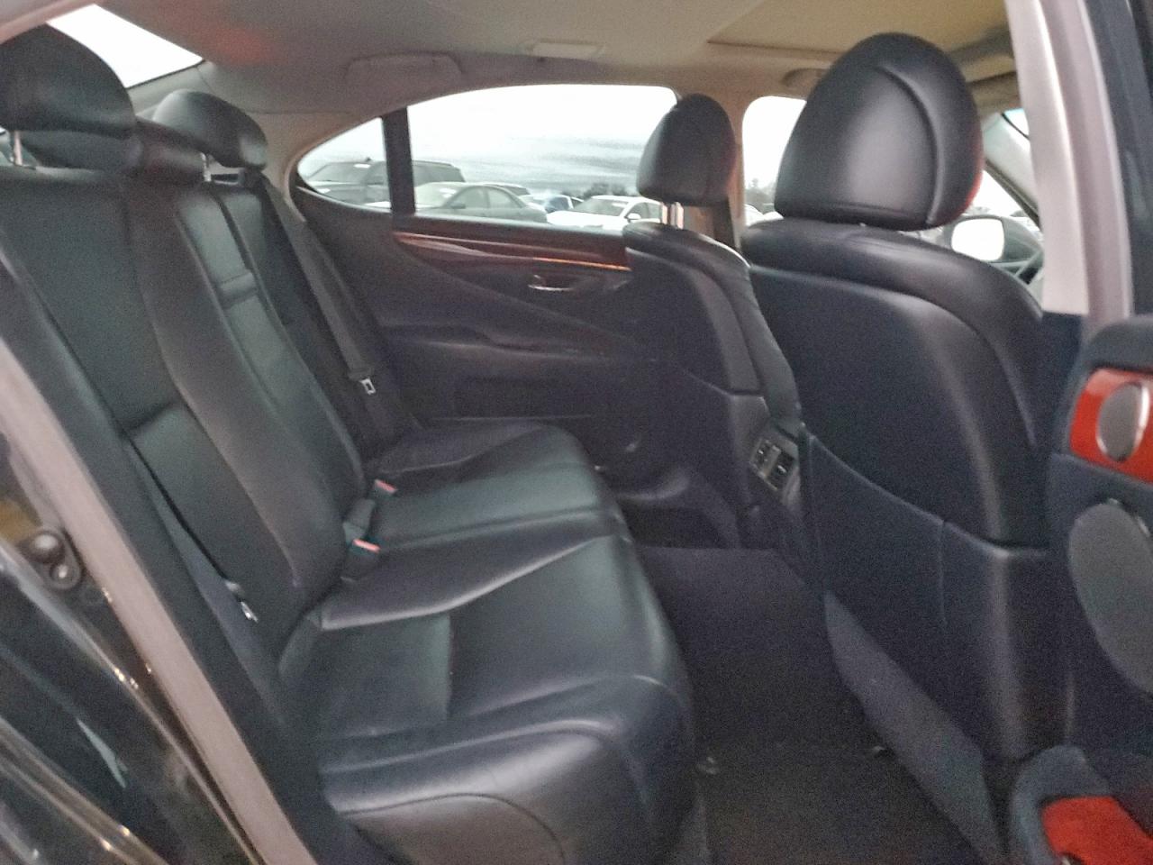 Lexus LS 460