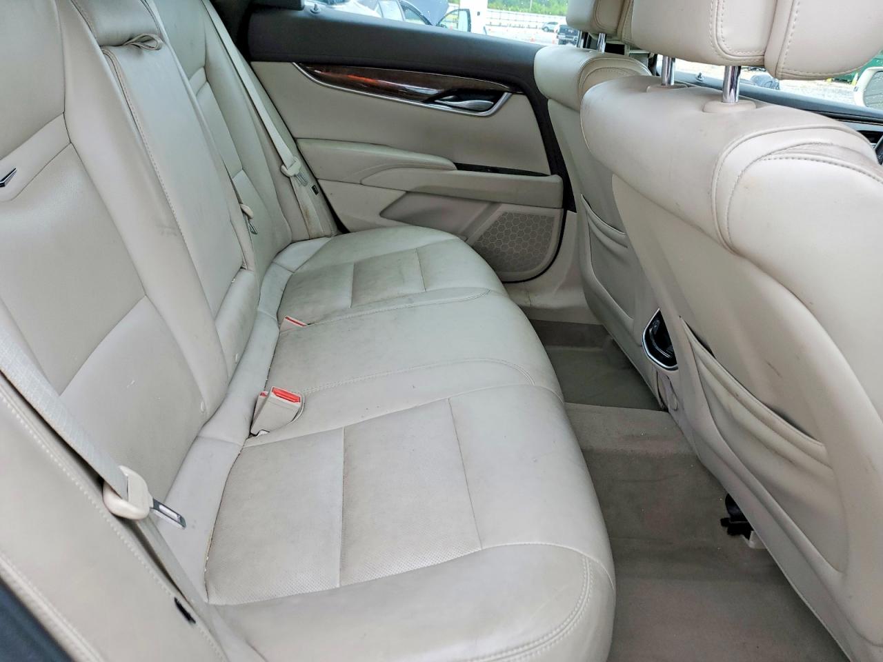 Cadillac XTS Luxury Collection