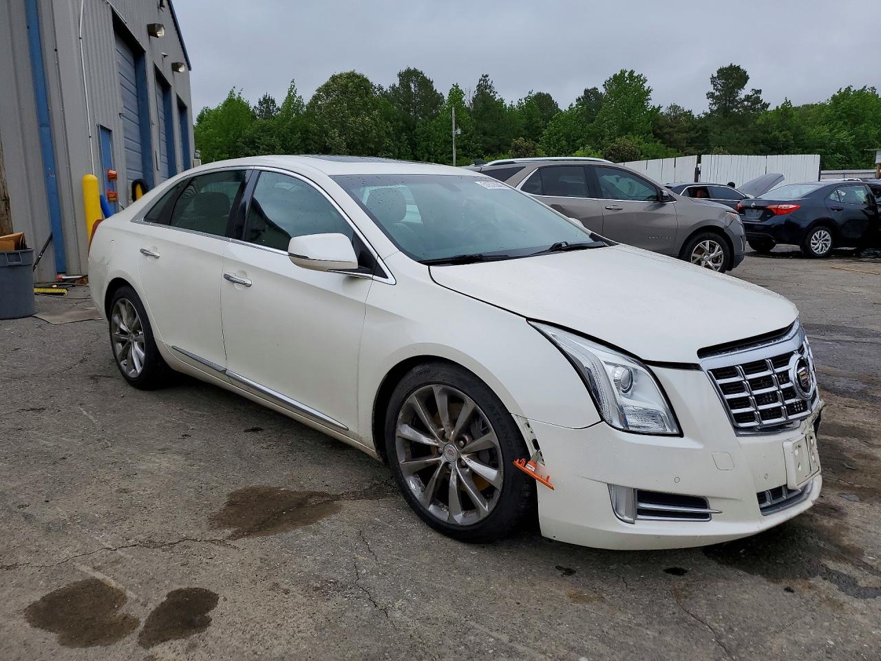 Cadillac XTS Luxury Collection