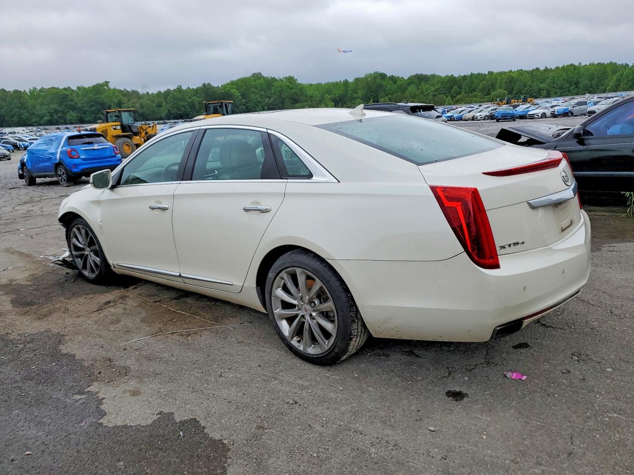 Cadillac XTS Luxury Collection
