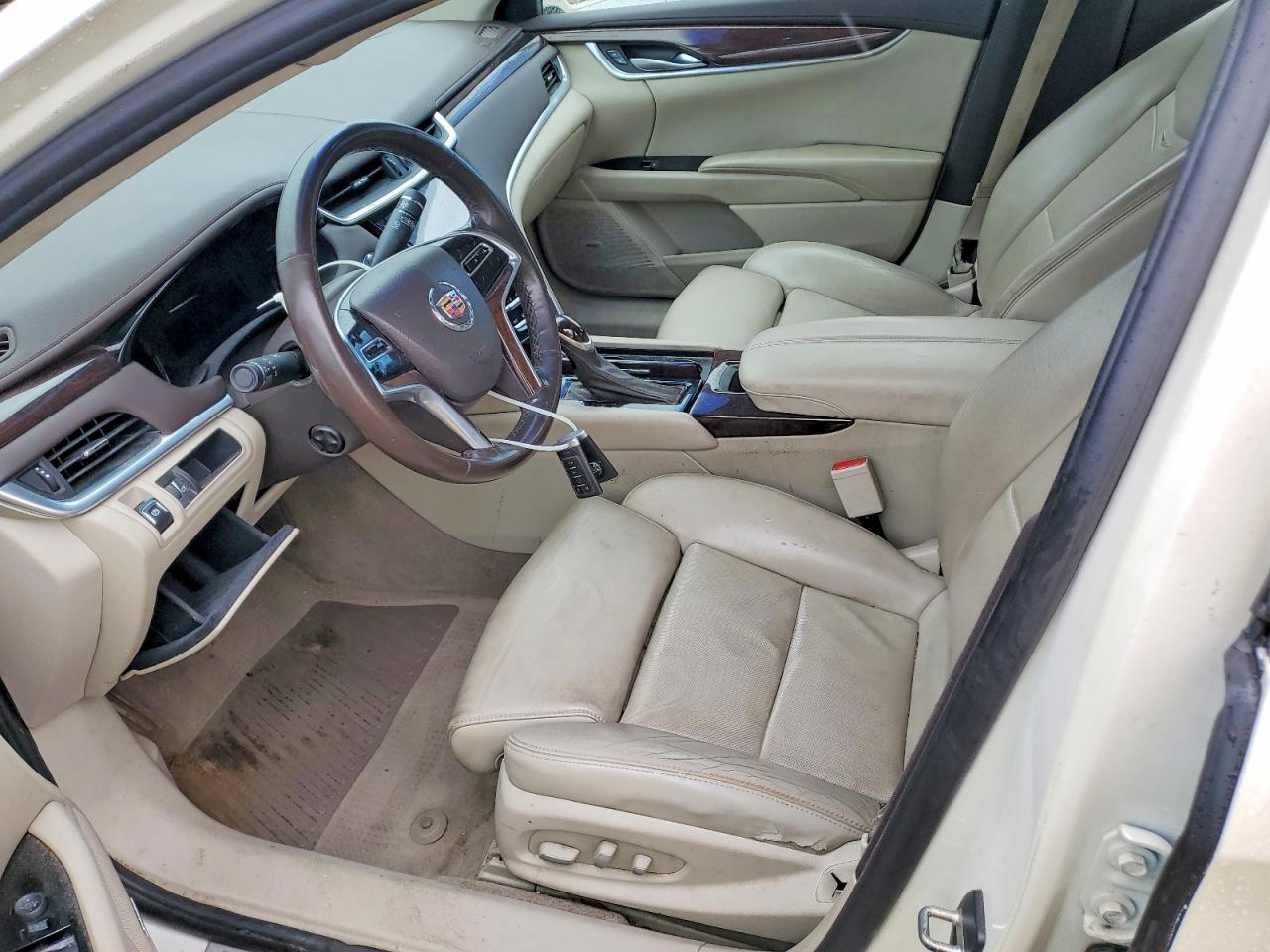 Cadillac XTS Luxury Collection