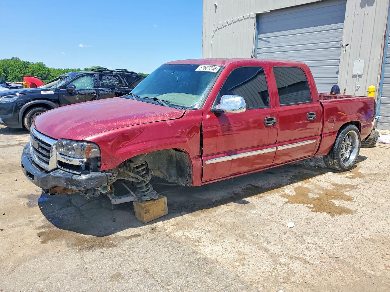Salvage GMC Sierra Image