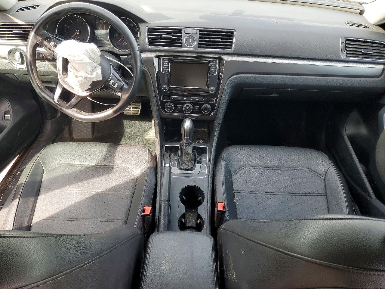 Volkswagen Passat R-line