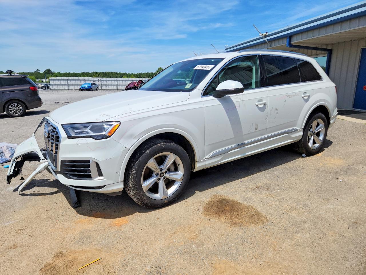 Salvage Audi Q7 Image