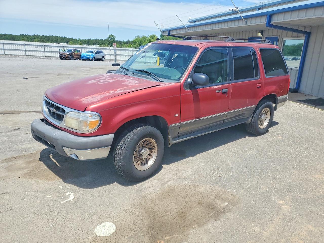 Salvage Ford Explorer Image
