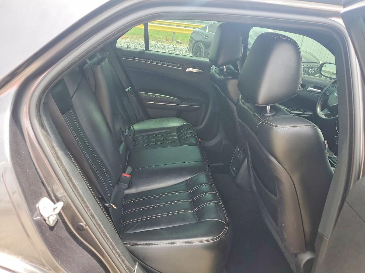 Chrysler 300 S