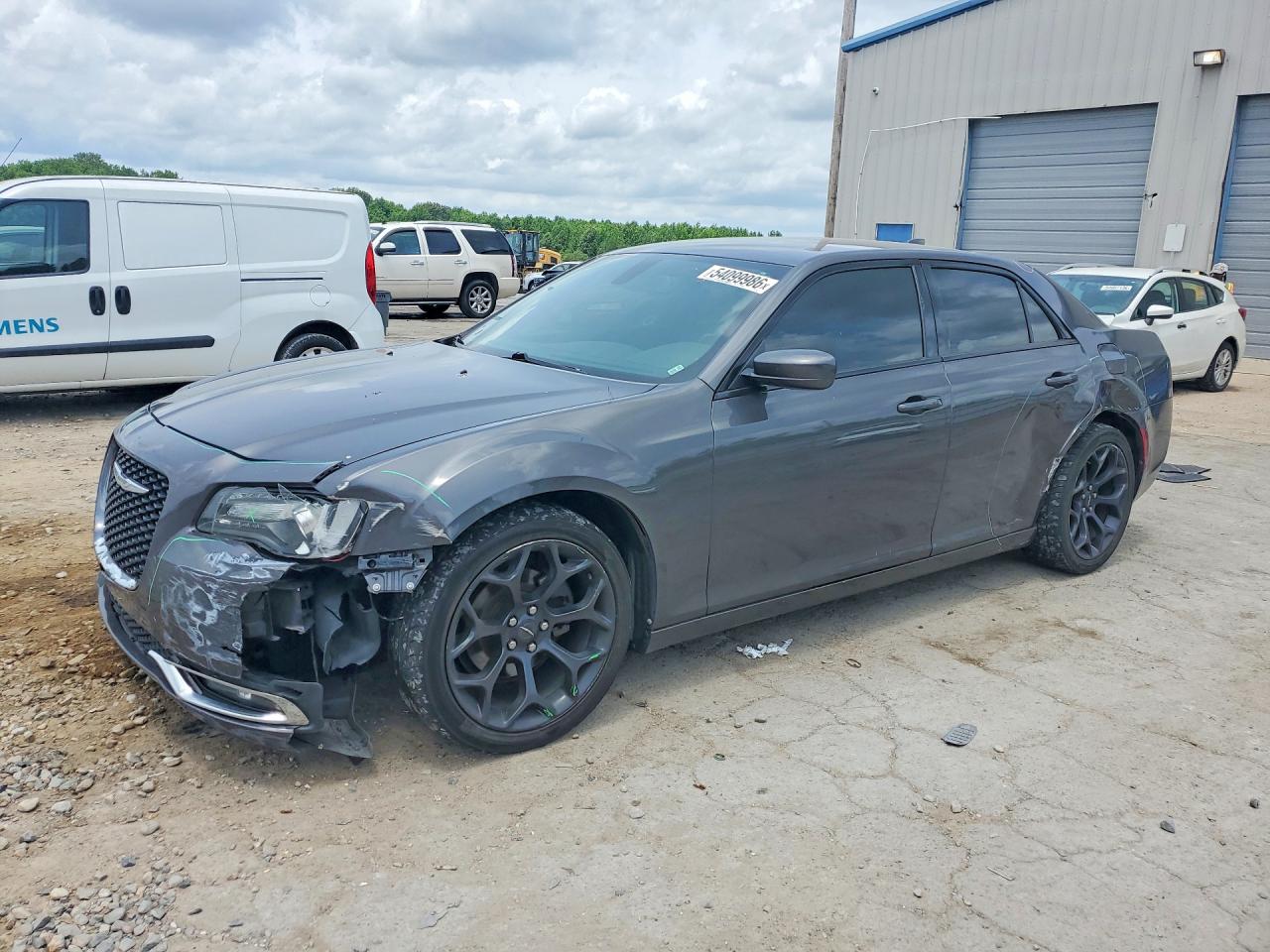 Salvage Chrysler 300 Image