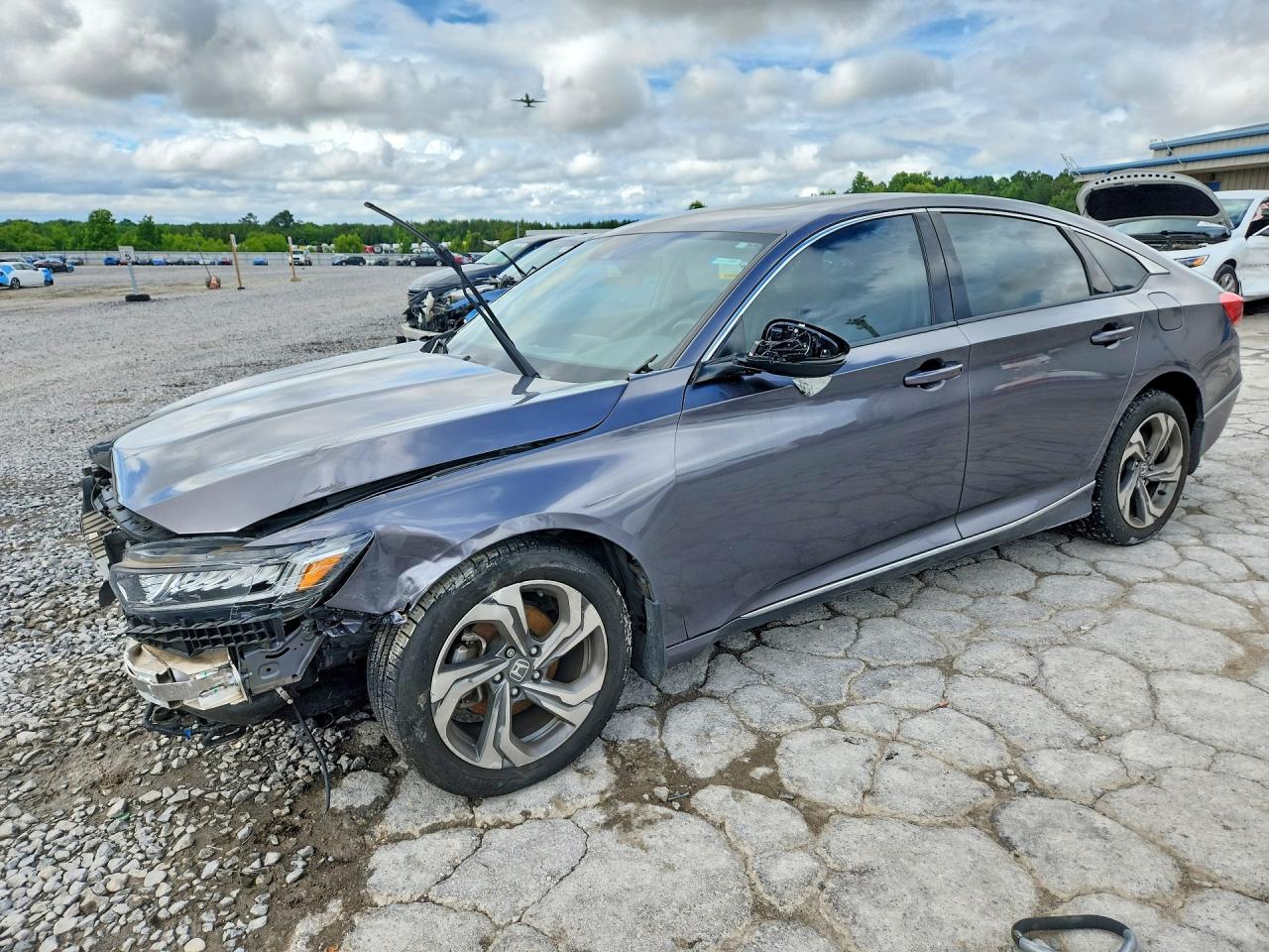 Salvage Honda Accord Image