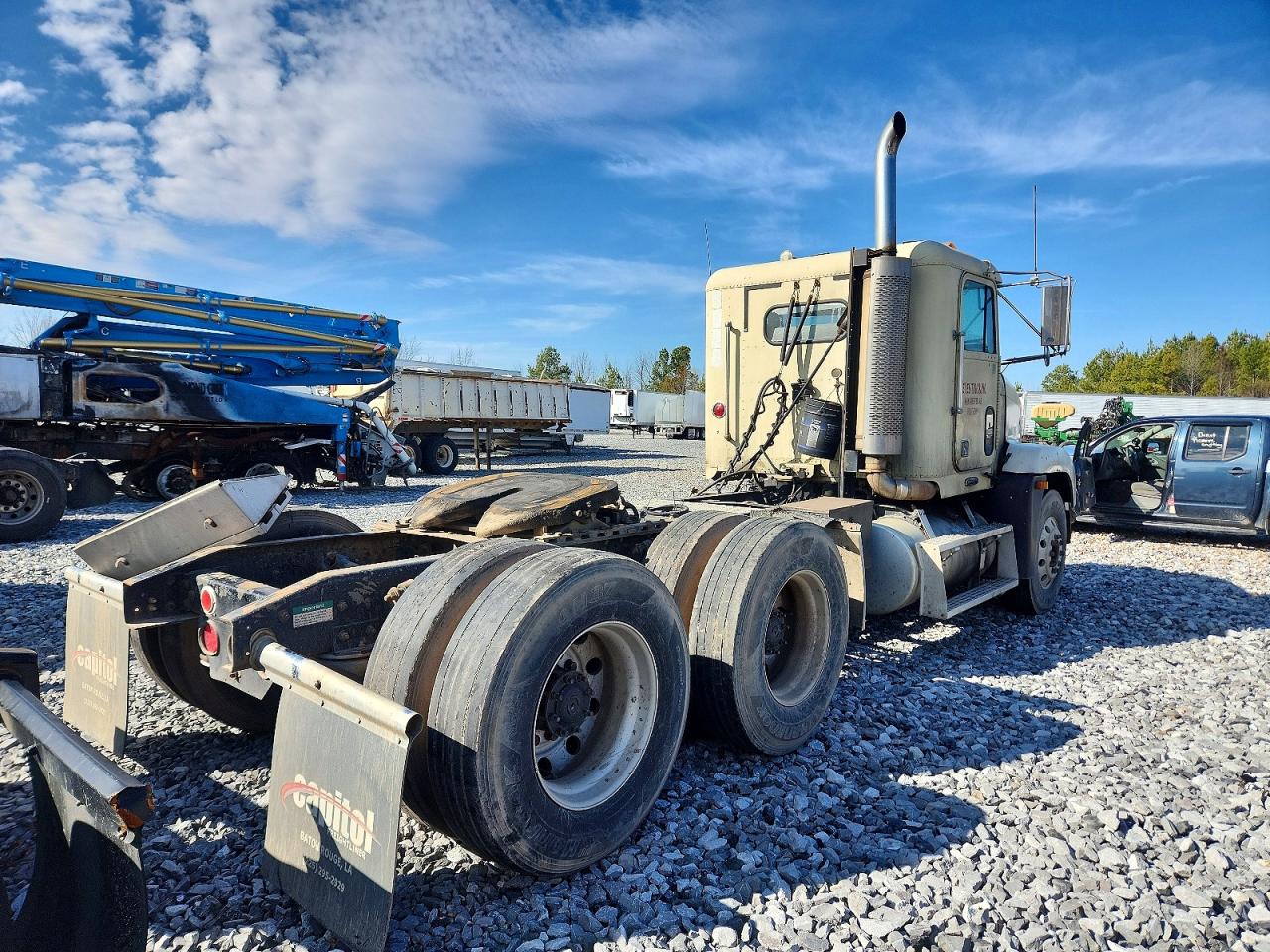 Freigliner Conventional Fld120