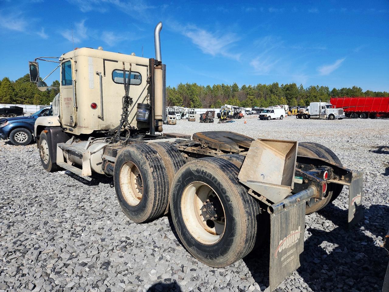 Freigliner Conventional Fld120