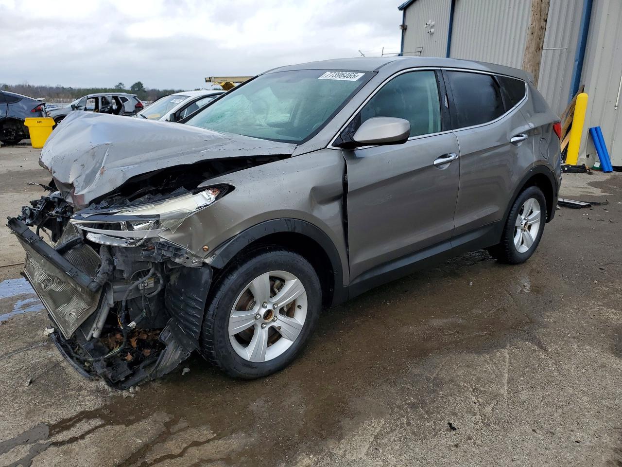 Salvage Hyundai SANTA FE Image