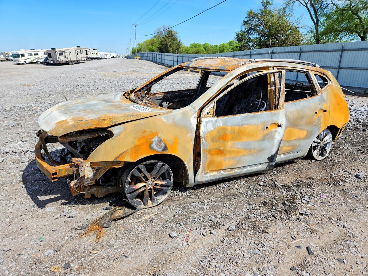 Salvage Nissan Rogue Image