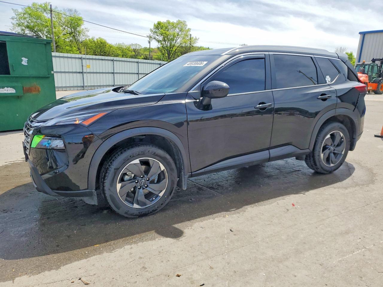 Salvage Nissan Rogue Image