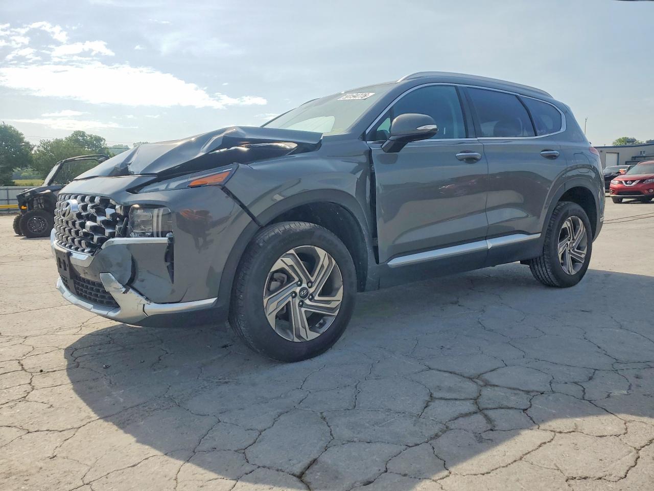 Salvage Hyundai SANTA FE Image