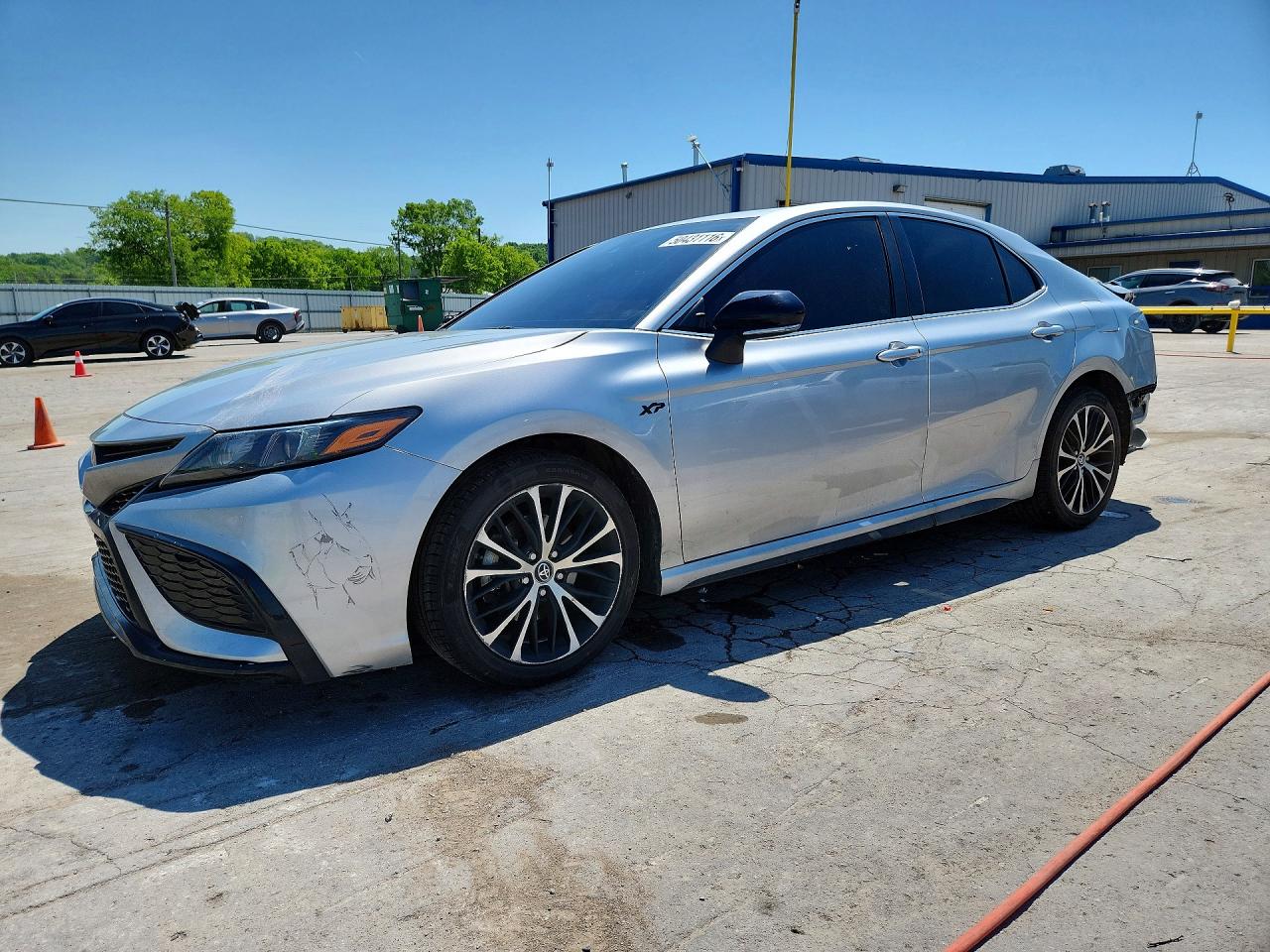 Salvage Toyota Camry Image