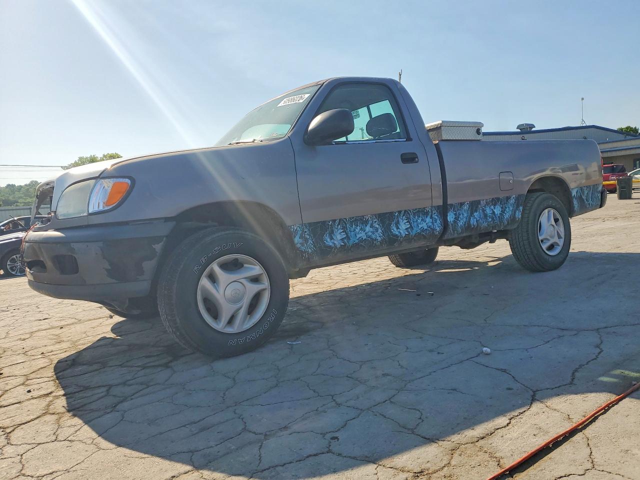 Salvage Toyota Tundra Image