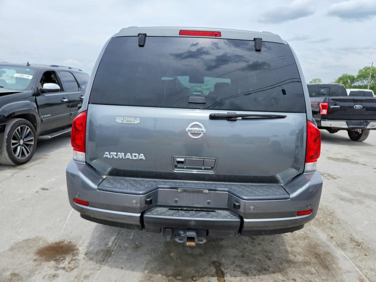 Nissan Armada Sv