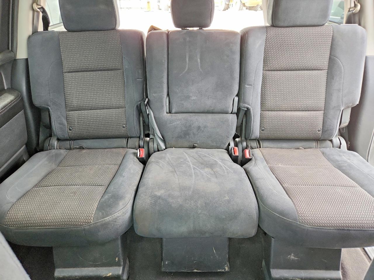 Nissan Armada Sv