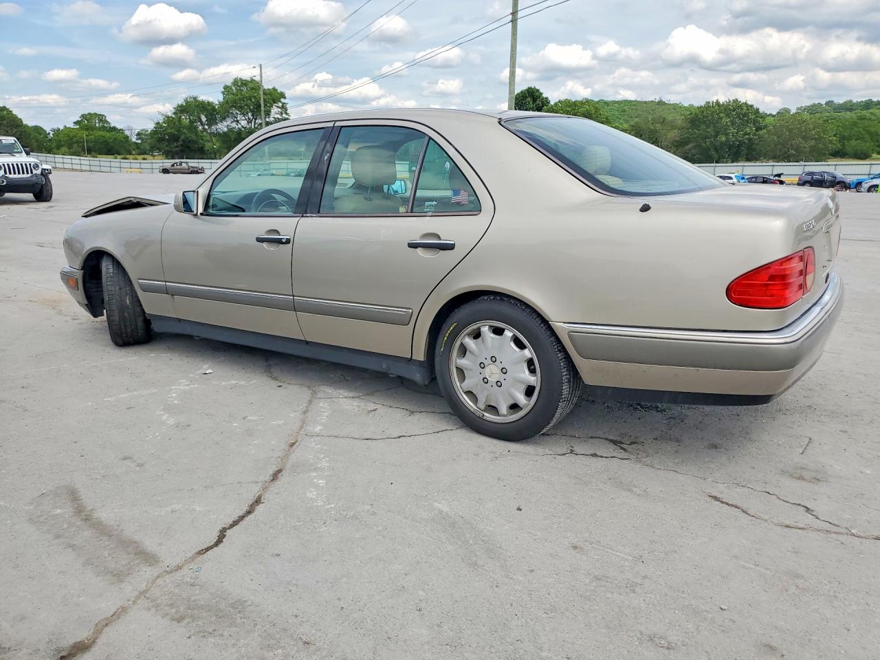 Mercedes-Benz E-Class 320