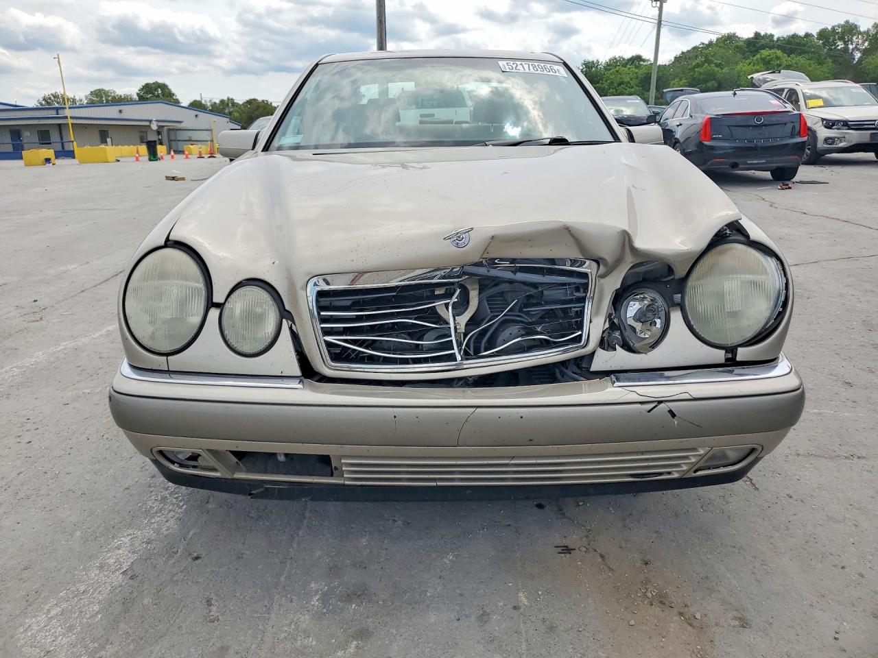 Mercedes-Benz E-Class 320
