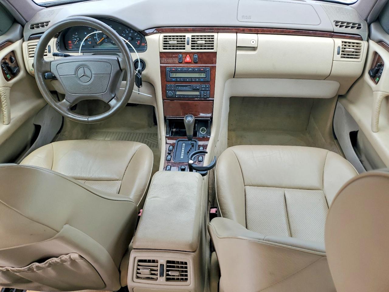 Mercedes-Benz E-Class 320