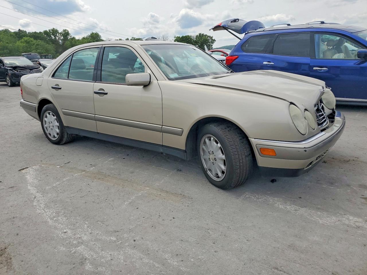 Mercedes-Benz E-Class 320