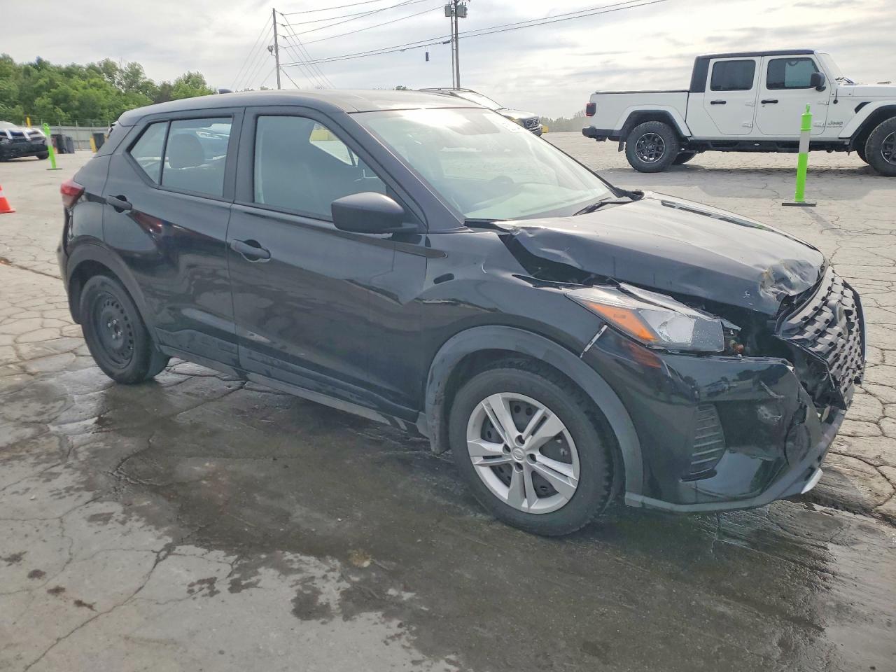 Nissan Kicks S