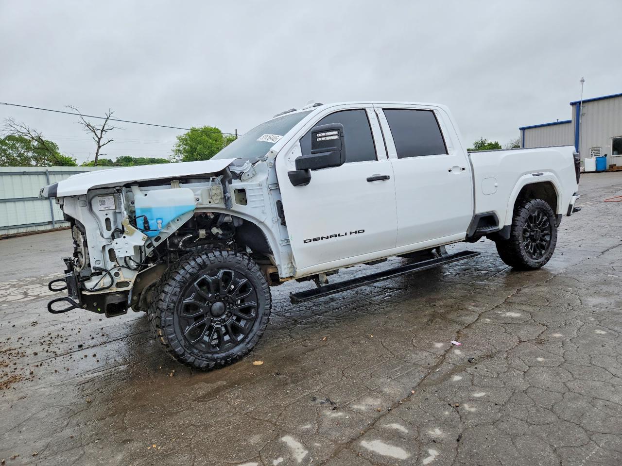 Salvage GMC Sierra Image
