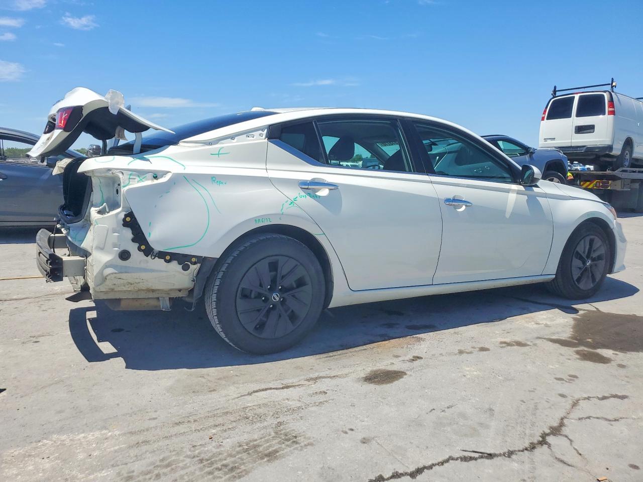 Nissan Altima S