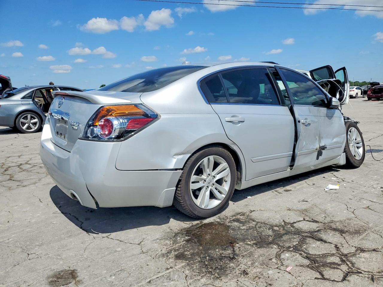 Nissan Altima Sr