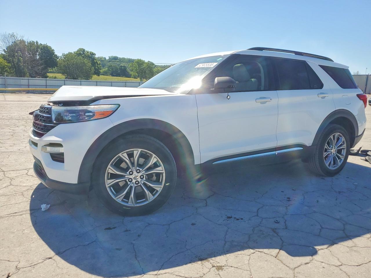 Salvage Ford Explorer Image