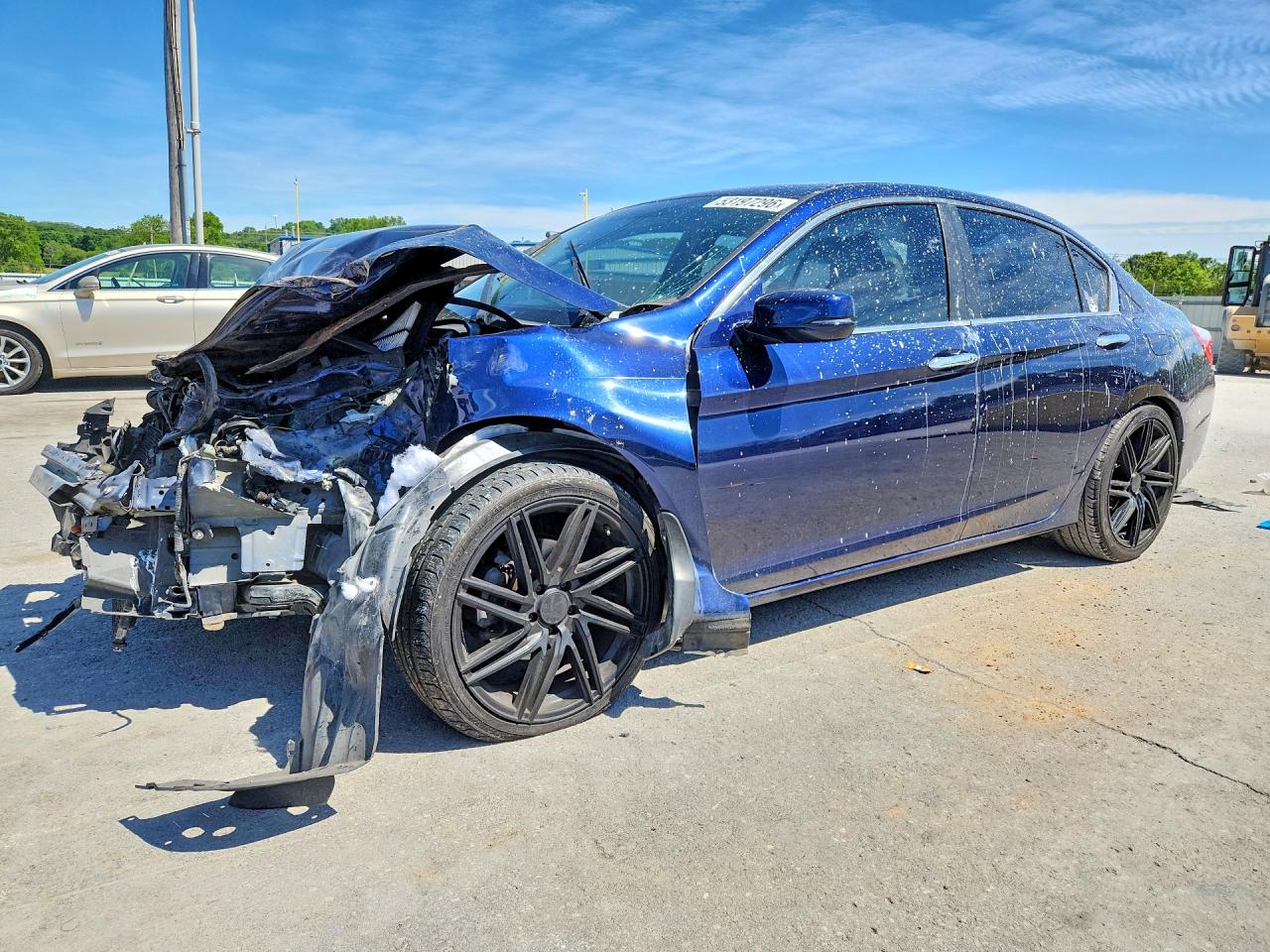 Salvage Honda Accord Image