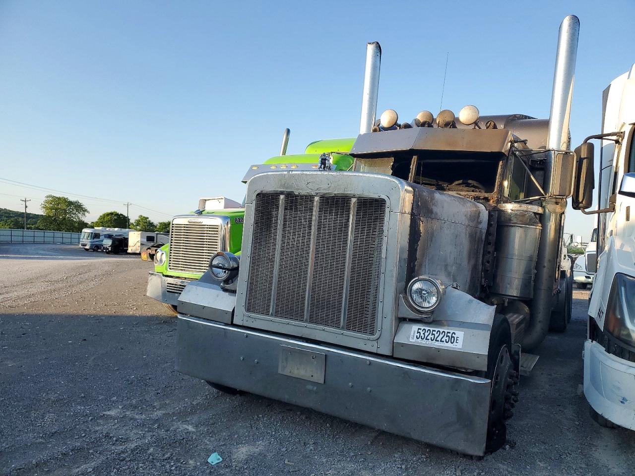 Peterbilt 379