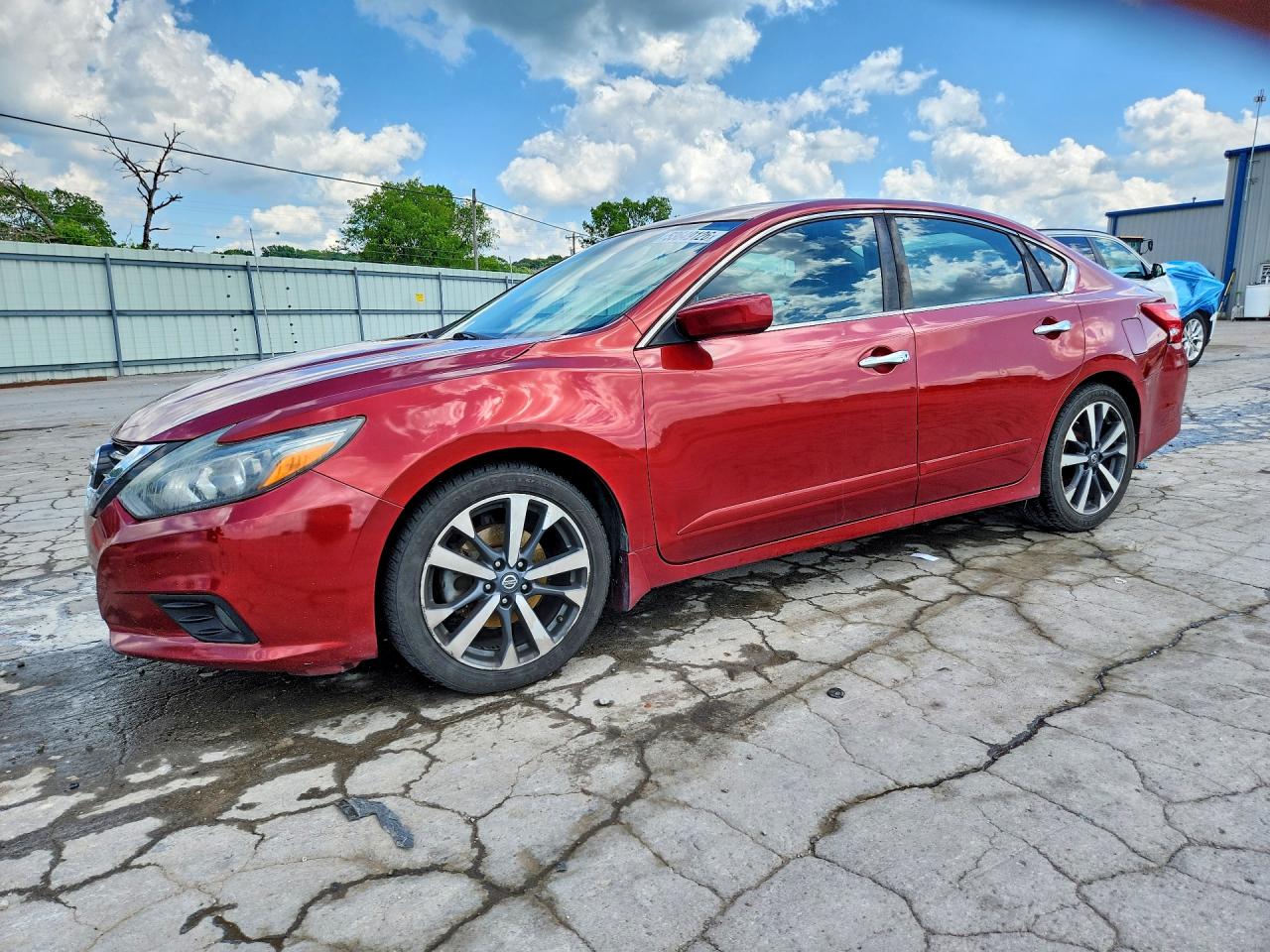Salvage Nissan Altima Image