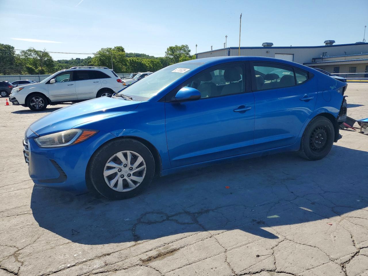 Salvage Hyundai ELANTRA Image