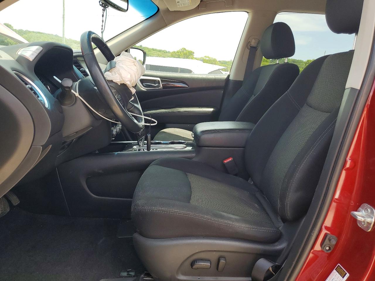 Nissan Pathfinder Sv