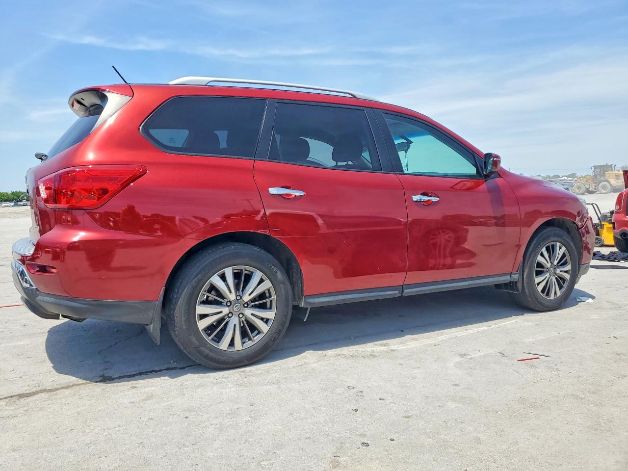 Nissan Pathfinder Sv