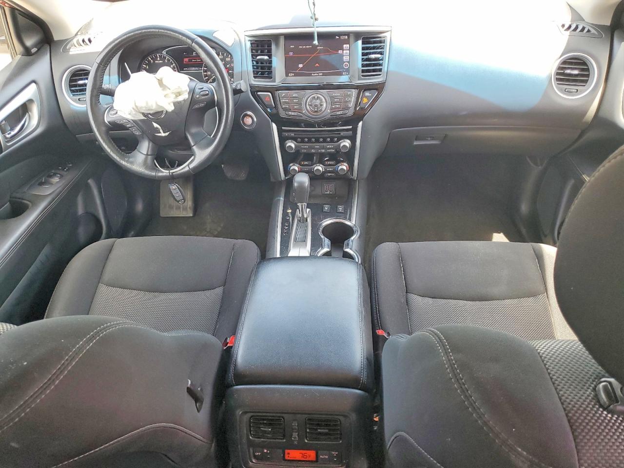 Nissan Pathfinder Sv