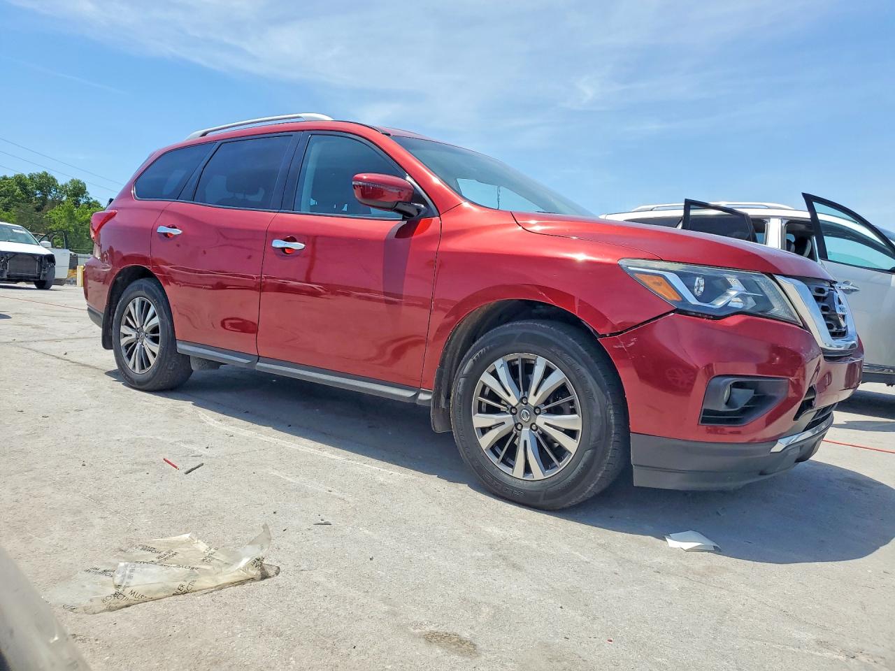Nissan Pathfinder Sv