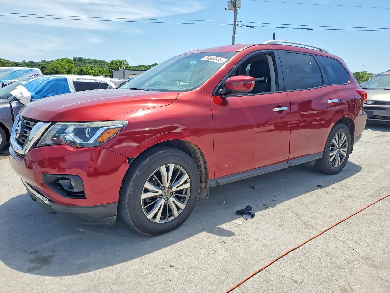Salvage Nissan Pathfinder Image