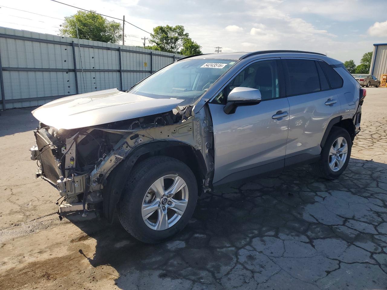 Salvage Toyota RAV4 Image