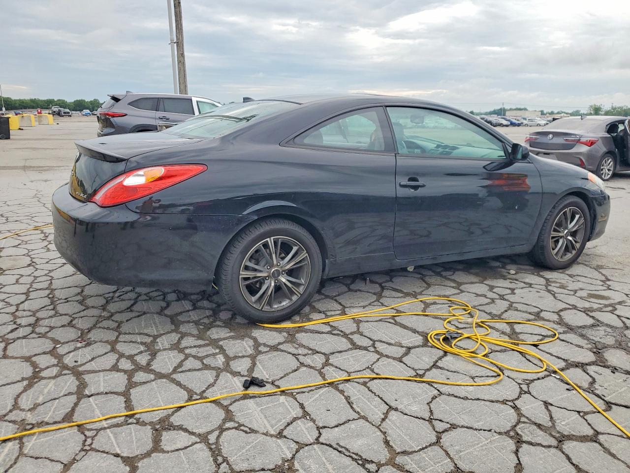 Toyota Camry Sle V6