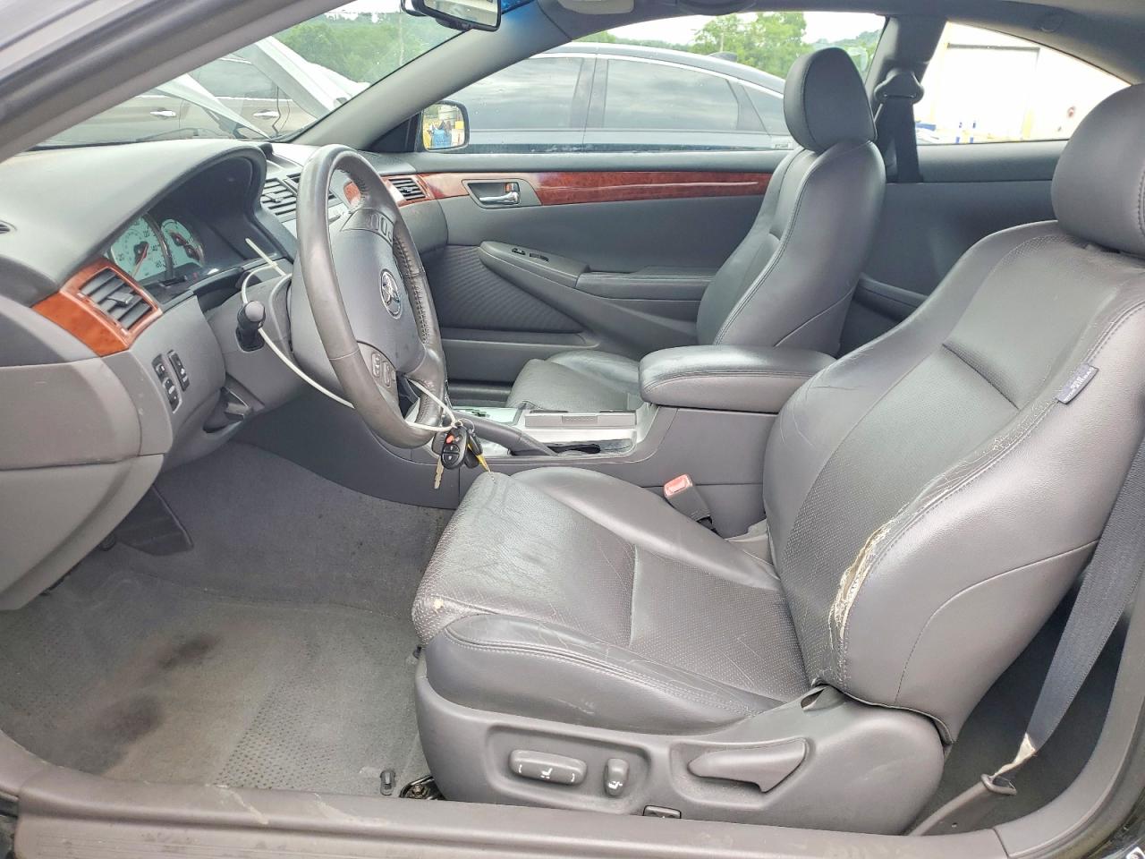 Toyota Camry Sle V6
