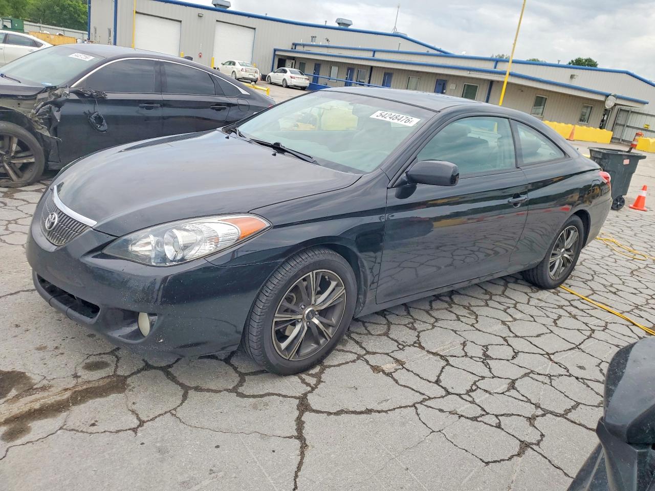 Salvage Toyota Camry Image