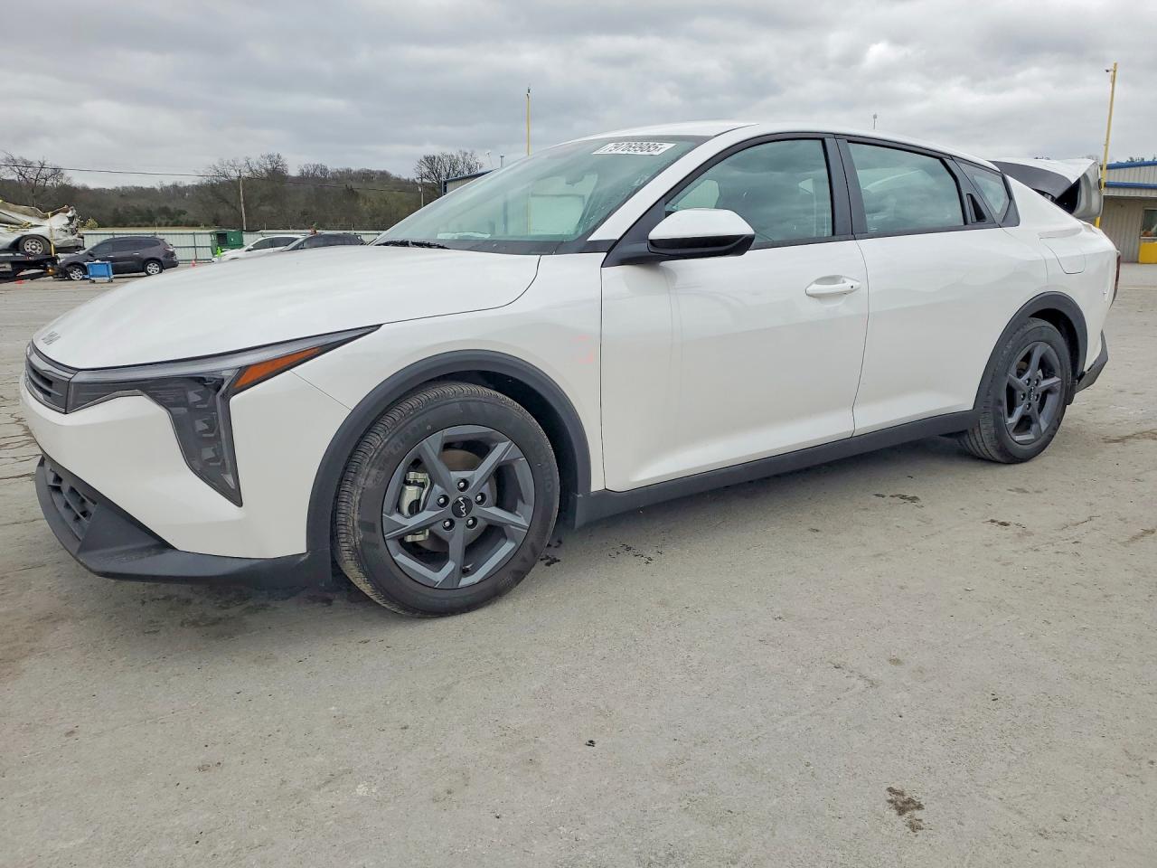 Salvage Kia K4 Lxs Image